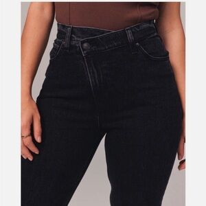Curve Love Ultra High Rise 90s Slim Straight Jean - Black 25 short